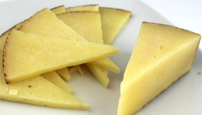 Tapas variadas en Vilaseca queso